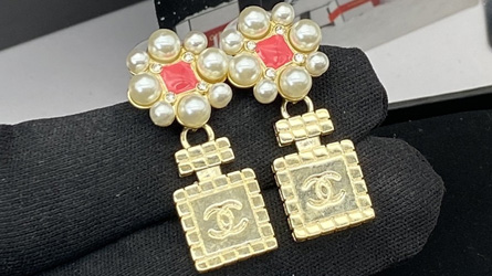 
				Chanel - Jewelry
				bijuterii